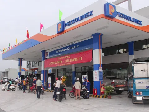 Giá xăng ngày mai có thể xuống tiếp, giá dầu giảm sâu