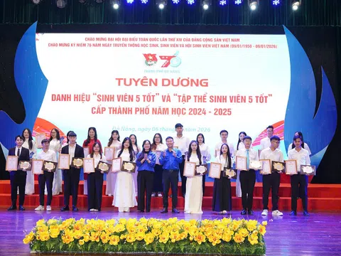 Đà Nẵng: Tuyên dương hàng trăm điển hình "Sinh viên 5 tốt"
