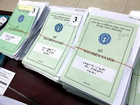 TP.HCM tạm ngừng cấp bìa sổ BHXH giấy, chuẩn bị chuyển sang sổ điện tử từ 2026