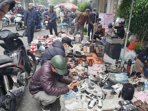 Độc lạ chợ phiên giữa lòng đô thị Hải Phòng