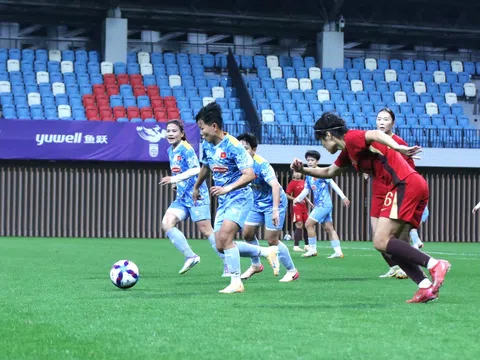 Đội tuyển nữ Việt Nam đá giao hữu với đội tuyển nữ Trung Quốc tại Thâm Quyến