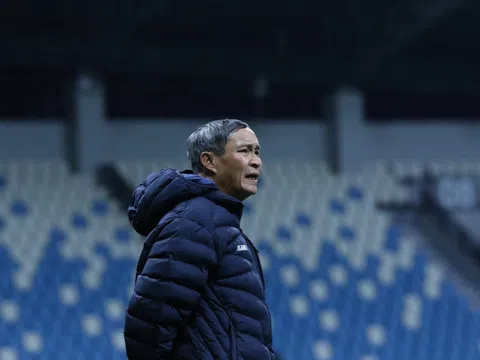 HLV Mai Đức Chung hài lòng với tinh thần thi đấu của các học trò trận gặp Trung Quốc