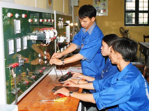 Nghị định mới về bảo hiểm thất nghiệp có hiệu lực từ 1/1/2026: Mở rộng diện tham gia, tăng hỗ trợ đào tạo nghề