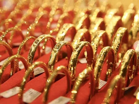 Giá vàng hôm nay 8/3/2026: Duy trì ở mức cao