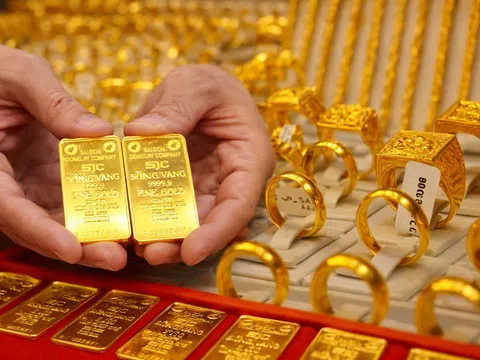 Giá vàng tăng 3,6 triệu đồng/lượng, bạc “bốc đầu” đi lên