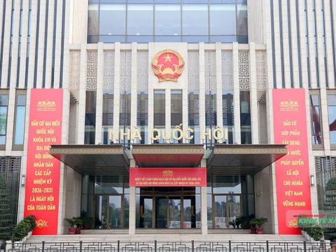 Hà Nội rực rỡ sắc cờ hoa, náo nức mừng đón ngày hội non sông