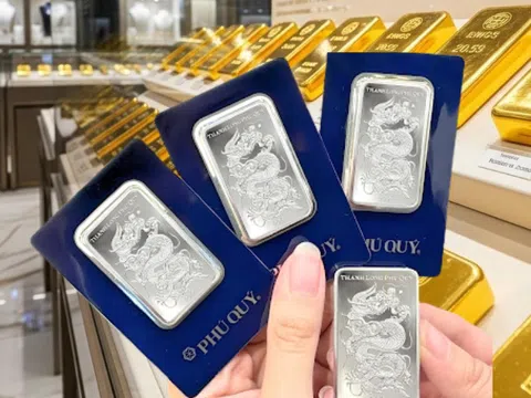 Giá vàng giảm thêm 2,5 triệu đồng/lượng, bạc vẫn lao dốc