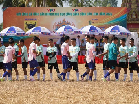 Độc đáo giải bóng đá trên sân ruộng của nông dân Khmer miền Tây