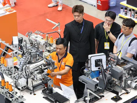 Xu hướng công nghệ AI và tự động hoá: Giải pháp bền vững cho ngành dệt may