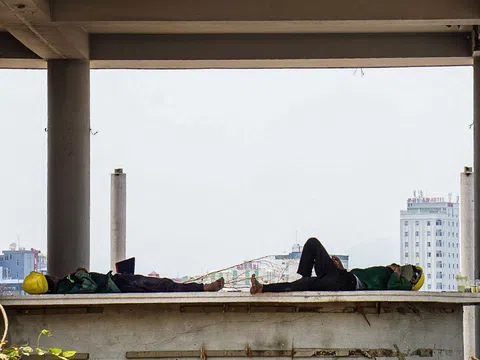 Người Đà Nẵng nhọc nhằn mưu sinh dưới cái nắng thiêu đốt