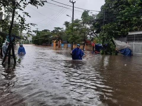 Quảng Trị mưa lớn, nhiều tuyến đường ngập nặng