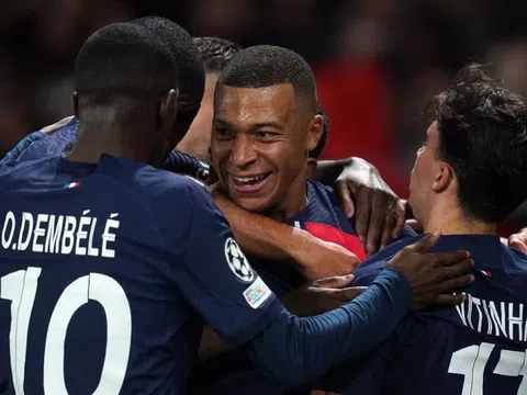 PGS đại thắng, đè bẹp AC Milan chiếm ngôi đầu bảng