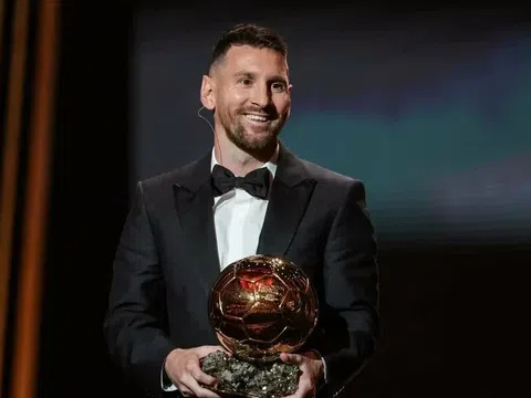 Lionel Messi có thêm quả bóng vàng