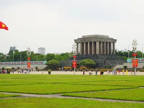 Kỷ niệm ngày sinh Chủ tịch Hồ Chí Minh: Yêu Bác lòng ta trong sáng hơn