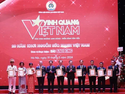 Vinh quang Việt Nam tôn vinh 20 tập thể, cá nhân đã dấn thân “phụng sự dân tộc, phụng sự Tổ quốc”