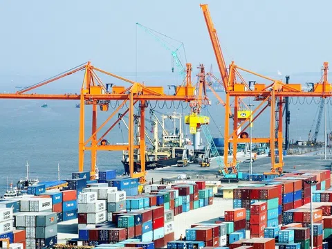 Đẩy mạnh tốc độ giải phóng hàng hoá tại cảng tháo gỡ khó khăn cho doanh nghiệp