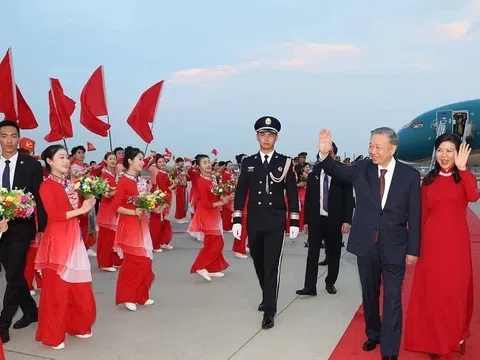 Tổng Bí thư, Chủ tịch nước Tô Lâm gặp gỡ cộng đồng người Việt Nam tại Trung Quốc