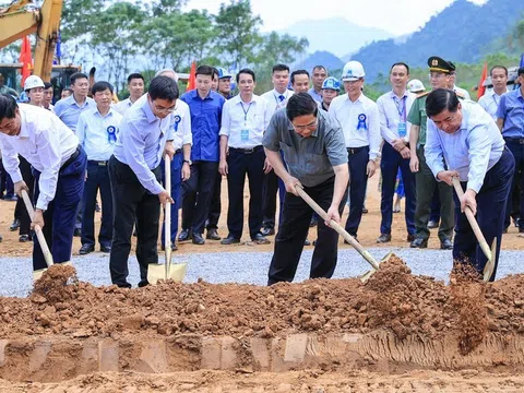 Thủ tướng phát lệnh khởi công tuyến cao tốc Hòa Bình - Mộc Châu có tổng mức đầu tư gần 10.000 tỷ đồng