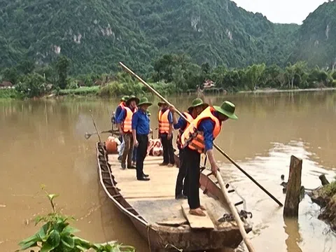 Tuổi trẻ Thanh Hóa xung kích hỗ trợ an toàn giao thông các bến đò ngang