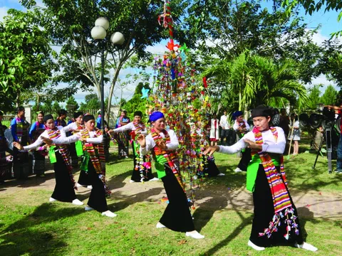 Lễ hội Kin Chiêng Boọc Mạy làng Roộc Răm