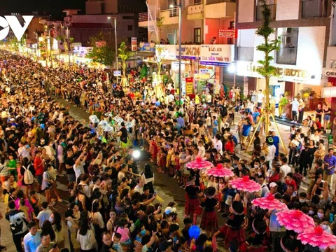 Thừa Thiên Huế khởi động mùa du lịch với chương trình Carnival Sắc màu
