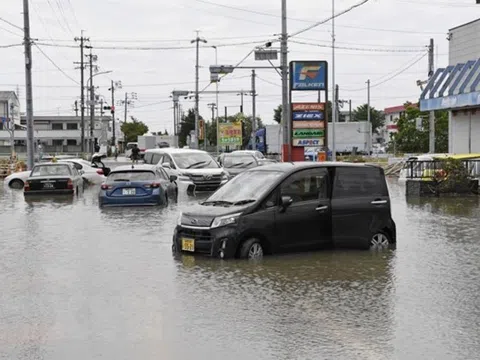 Mưa lớn kỷ lục tại Nhật Bản, hàng trăm ngôi nhà bị thiệt hại