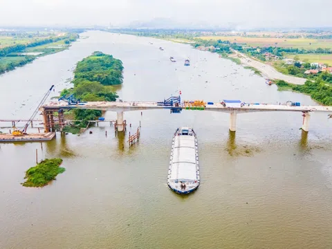 Hợp long cầu Bến Mới nối Nam Định - Ninh Bình
