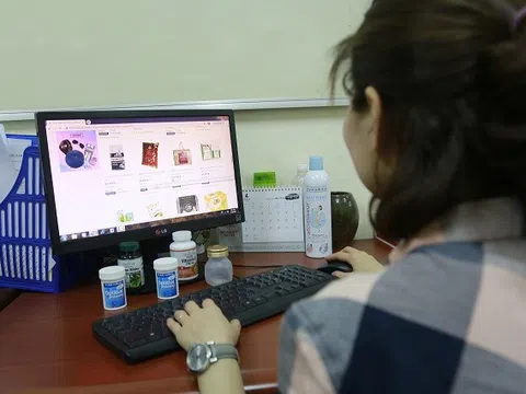 Cẩn trọng với việc mua thực phẩm chức năng online