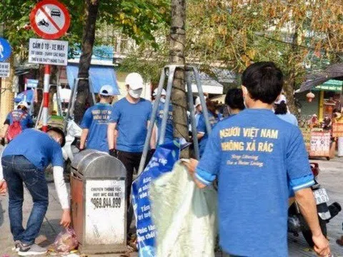 Thanh niên, phật tử Nghệ An hưởng ứng ngày làm sạch môi trường