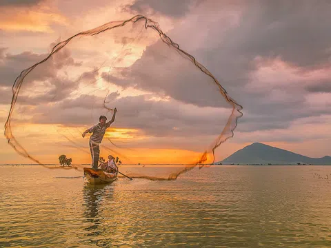 Khơi dây tiềm năng, lợi thế của Tây Ninh - Bài 1: Lênh đênh trên công trình vĩ đại hồ Dầu Tiếng