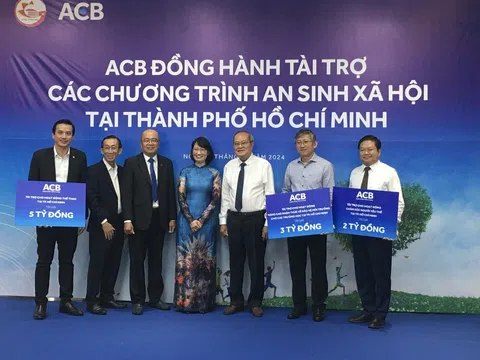 ACB trao tặng 10 tỷ đồng cho các chương trình an sinh xã hội tại TP.HCM