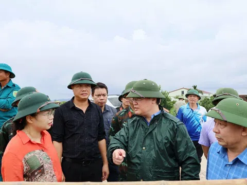 Nghệ An: Chủ tịch UBND tỉnh kiểm tra, chỉ đạo khắc phục sạt lở, ngập lụt tại huyện Hưng Nguyên