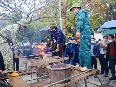 Hà Tĩnh: Long trọng lễ đúc chuông đền thờ Lê Khôi