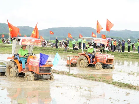 Hà Tĩnh: Sôi nổi hội thi Nông dân cày ruộng giỏi