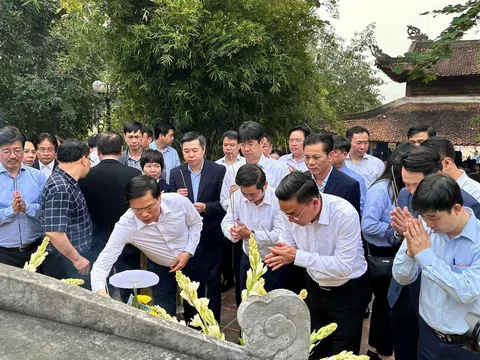 Dâng hương tưởng niệm Đại danh y Hải Thượng Lãn Ông Lê Hữu Trác nhân kỷ niệm  ngày thầy thuốc Việt Nam