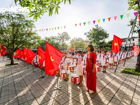 Hơn 374.000 cán bộ, giáo viên, học sinh Hà Tĩnh nô nức bước vào năm học mới