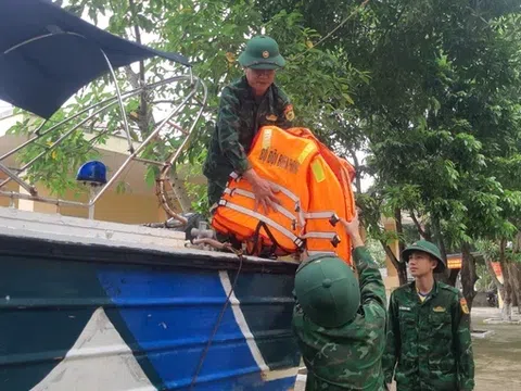 Quảng Bình: Huy động trên 600 cán bộ, chiến sĩ tham gia trực và sẵn sàng cơ động ứng phó bão TRAMI