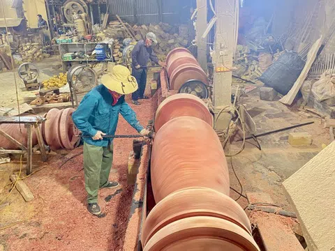 Làng nghề hơn 300 năm của những người thợ thổi hồn vào gỗ