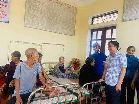 Hà Tĩnh: Di dời hàng ngàn hộ dân ra khỏi vùng nguy hiểm phòng chống bão số 5