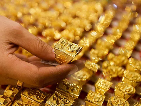 Cách nhận biết vàng giả, vàng thấp tuổi để hạn chế rủi ro trong thị trường kinh doanh vàng
