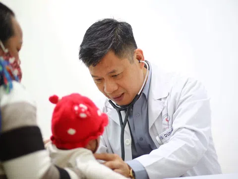 Khám sàng lọc tim miễn phí cho trẻ ở Kon Tum