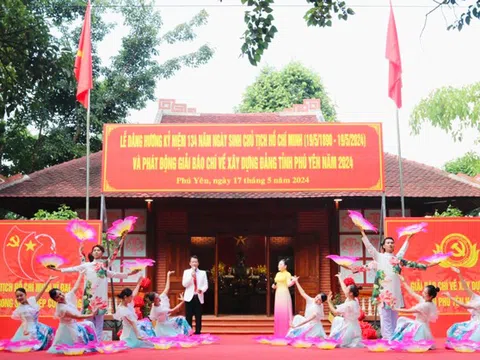 Tỉnh Phú Yên long trọng tổ chức dâng hương kỷ niệm 134 năm ngày sinh Chủ tịch Hồ Chí Minh