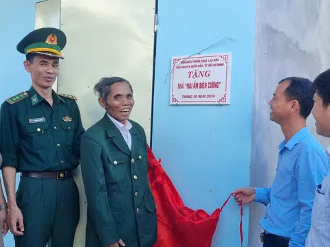 Đồn Biên phòng Cửa khẩu quốc tế Lao  Bảo tổ chức lễ khánh thành và bàn giao nhà “Mái ấm Biên cương”