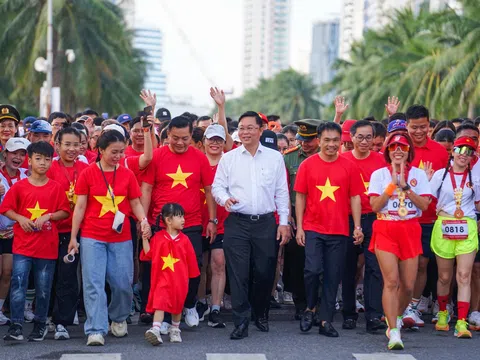 Hơn 33.000 người Đà Nẵng tham gia chương trình đi bộ “Cùng Việt Nam tiến bước”