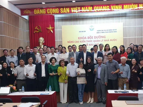 Khai giảng lớp bồi dưỡng nâng cao kiến thức quản lý Nhà nước về Báo chí