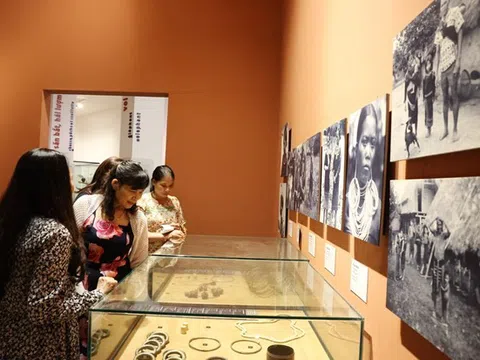 Văn hóa với quá khứ, hiện tại và tương lai