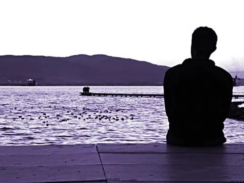 Cha mẹ nuôi con, biển hồ lai láng…