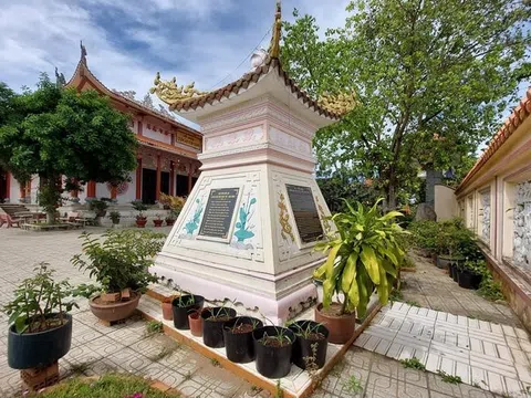 Công Chúa Ngọc Vạn, tay không mở cõi