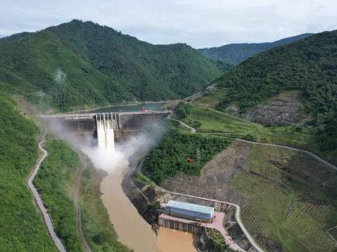 Thuỷ điện Bản Vẽ tăng lưu lượng xả 'cứu' hàng trăm héc ta lúa vụ Xuân