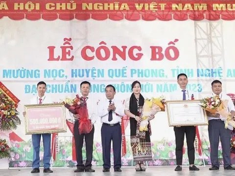 Xã Mường Nọc (huyện Quế Phong) đón nhận Bằng công nhận đạt chuẩn Nông thôn mới